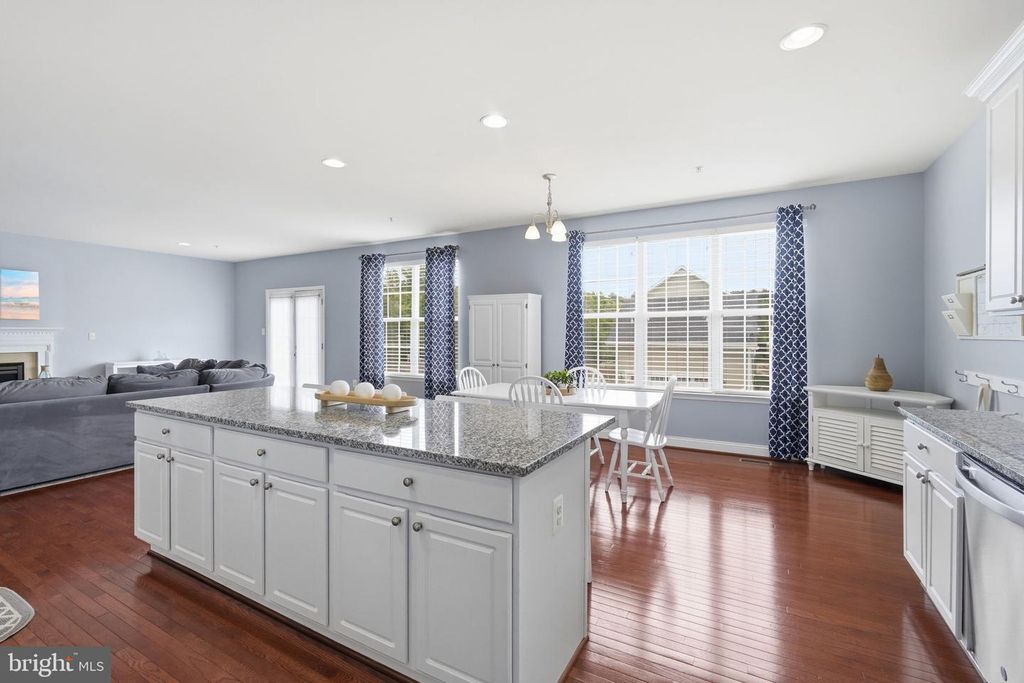 Image 5 of property listing at 232 EVELYNE ST, Chester, MD 21619