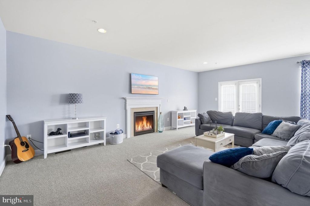 Image 6 of property listing at 232 EVELYNE ST, Chester, MD 21619