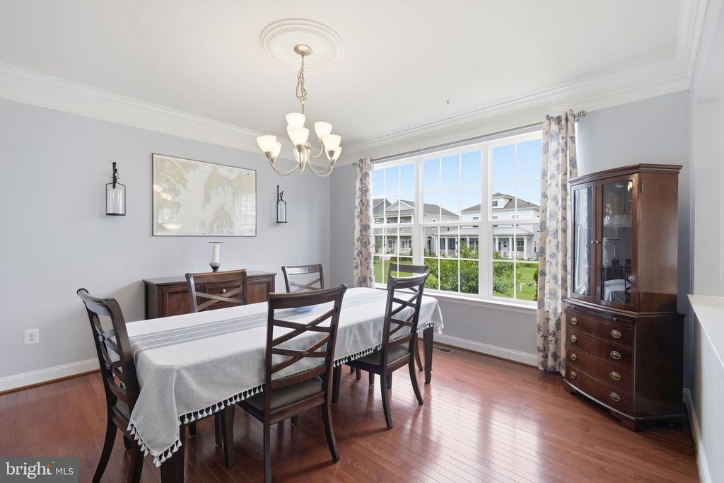 Image 8 of property listing at 232 EVELYNE ST, Chester, MD 21619