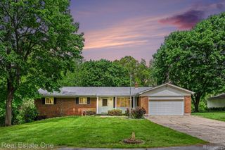 8780 Big Lake Road, Springfield Charter Township, MI 48346