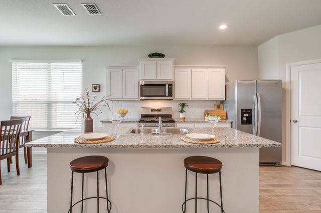 10025 Poinsett Way, Fort Worth, TX 76108