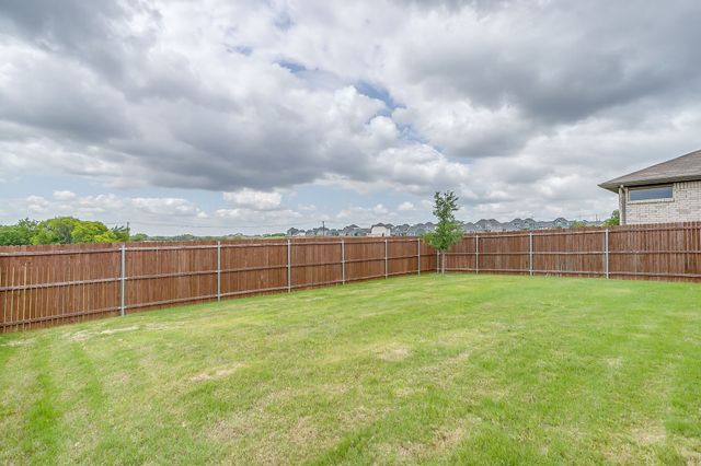10025 Poinsett Way, Fort Worth, TX 76108