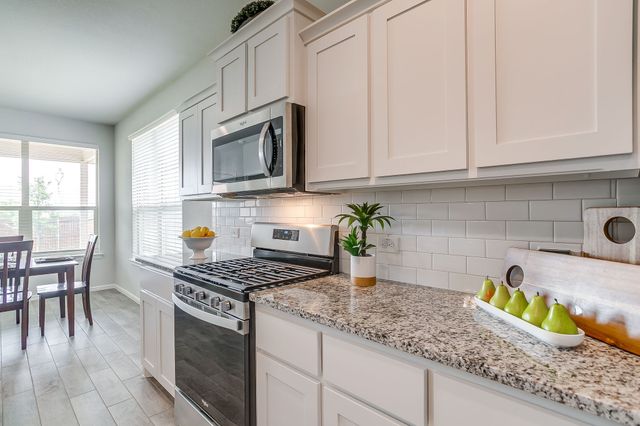 10025 Poinsett Way, Fort Worth, TX 76108