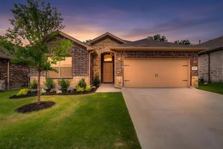 10025 Poinsett Way, Fort Worth, TX 76108