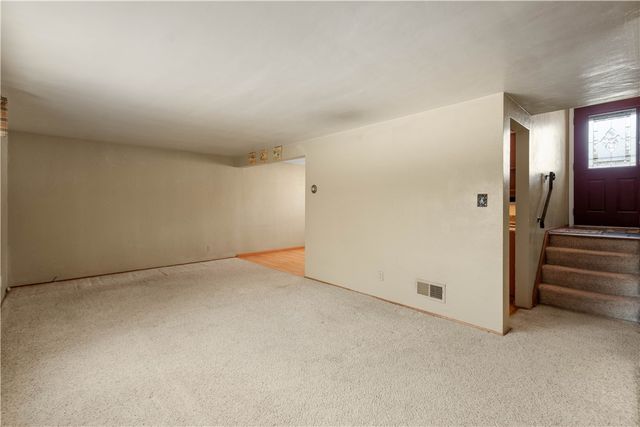 1740 Malor Dr, Baldwin Boro, PA 15227