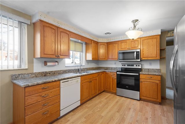 1740 Malor Dr, Baldwin Boro, PA 15227