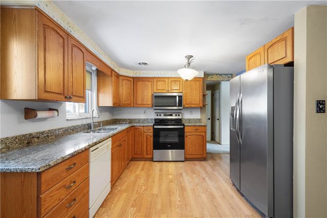 1740 Malor Dr, Baldwin Boro, PA 15227