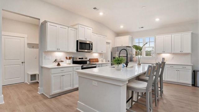 332 McGill Dr., Conway, SC 29526