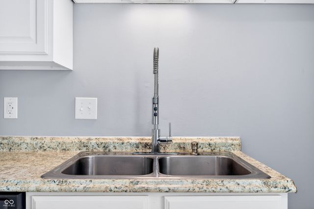 5617 Milhouse Road, Indianapolis, IN 46221