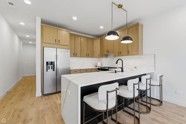 4130 S calumet Avenue, Chicago, IL 60653