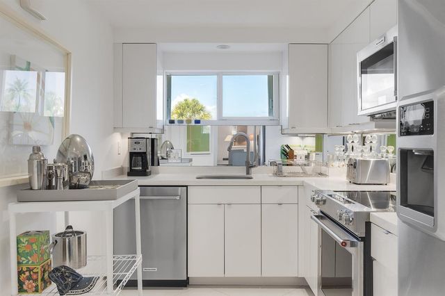 227 Australian Avenue 1e, Palm Beach, FL 33480