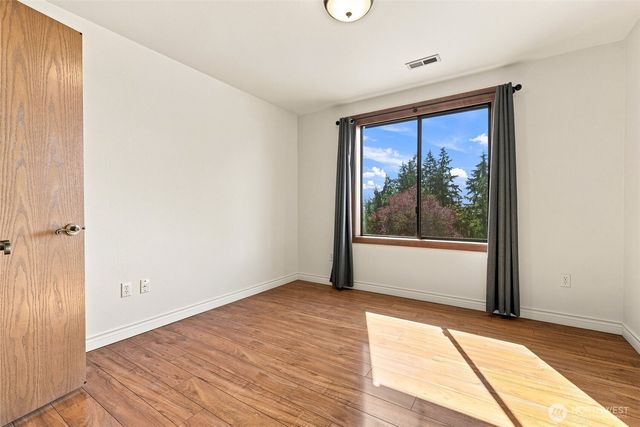 10517 47th Street E, Edgewood, WA 98372