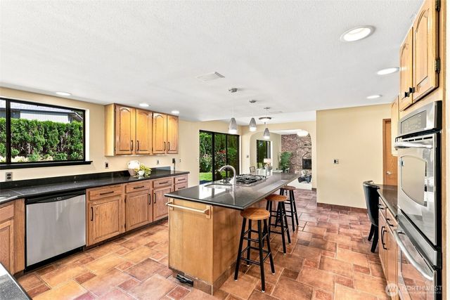 10517 47th Street E, Edgewood, WA 98372