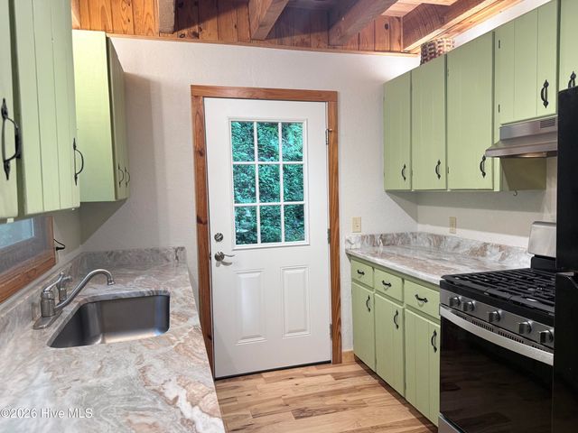 1096 Mount Tabor Road, Topton, NC 28781
