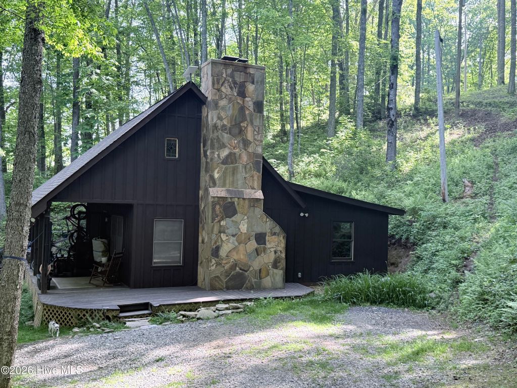 1096 Mount Tabor Road, Topton, NC 28781