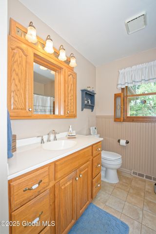 320 3rd Ave Extension, East Greenbush, NY 12144
