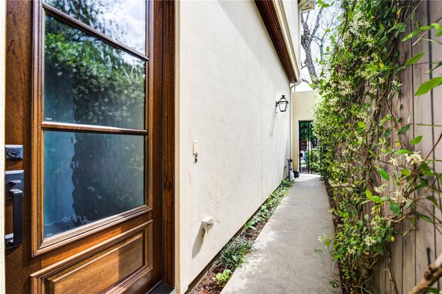 6520 Rodrigo Street, Houston, TX 77007