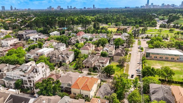 6520 Rodrigo Street, Houston, TX 77007