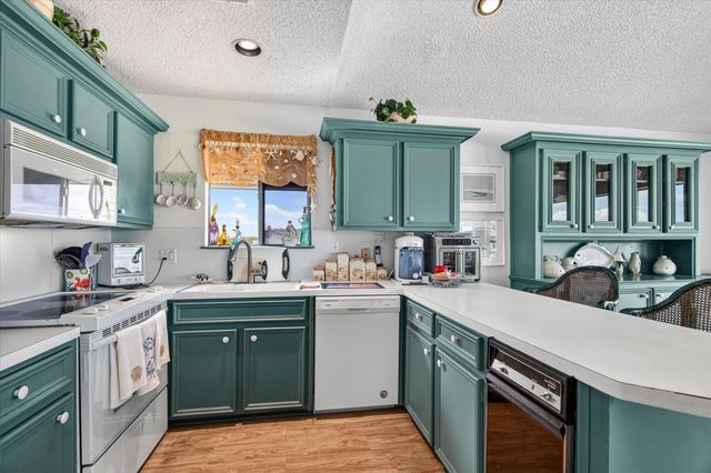 427 Tahiti Road, Tiki Island, TX 77554