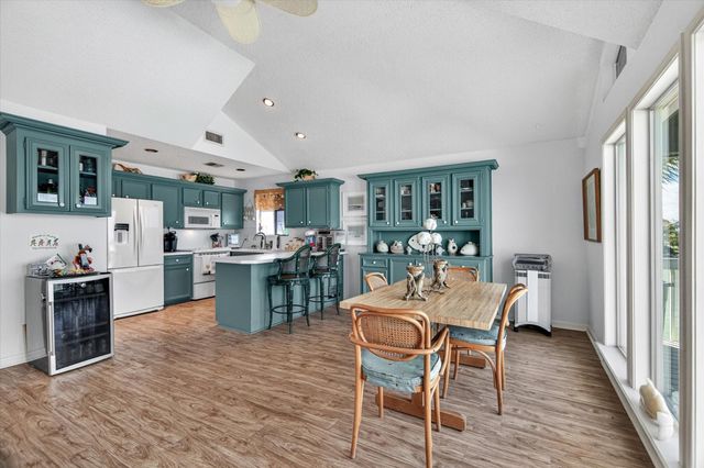 427 Tahiti Road, Tiki Island, TX 77554