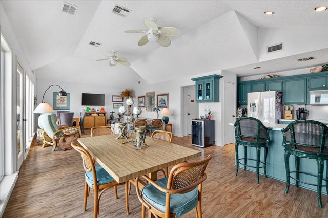 427 Tahiti Road, Tiki Island, TX 77554