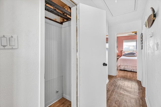 427 Tahiti Road, Tiki Island, TX 77554