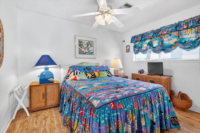 427 Tahiti Road, Tiki Island, TX 77554