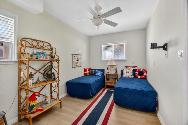 427 Tahiti Road, Tiki Island, TX 77554