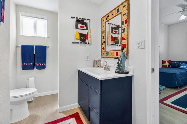 427 Tahiti Road, Tiki Island, TX 77554