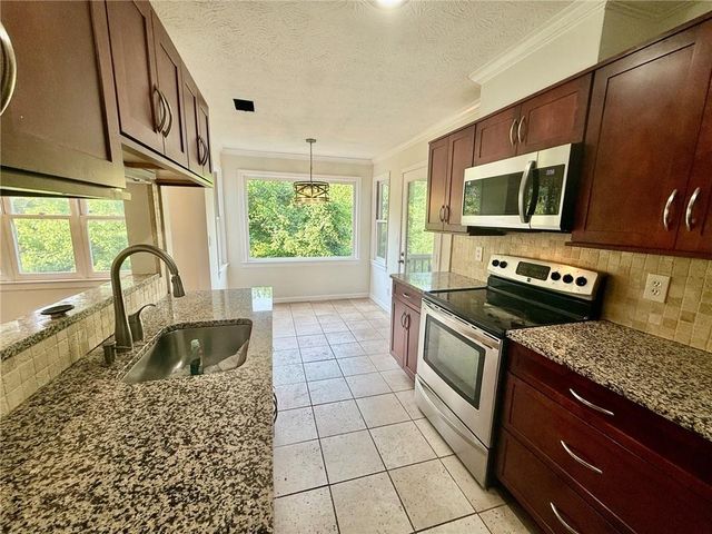 11 Saint Claire Lane NE, Atlanta, GA 30324