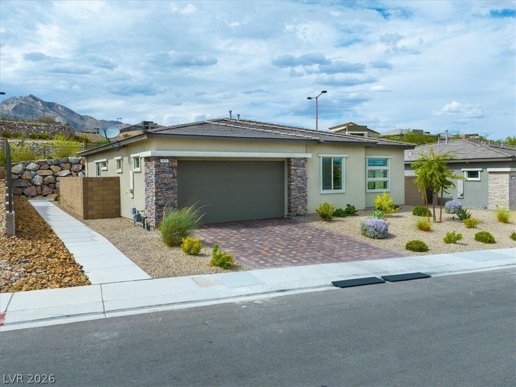 921 Woodburn Lane, Las Vegas, NV 89138 — photo 2