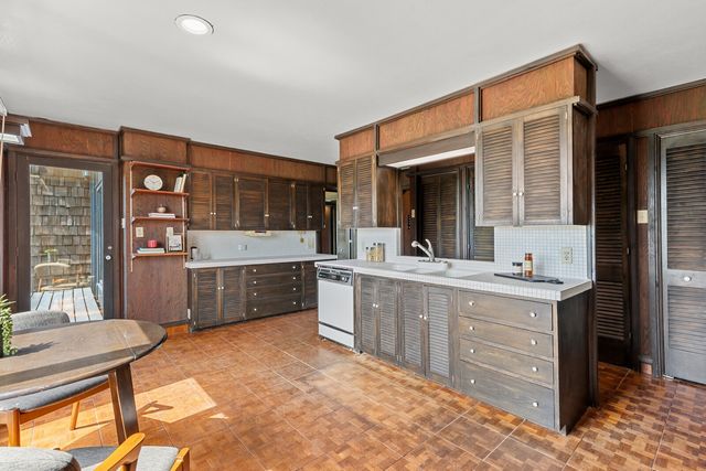 1188 Windwood Lane, Woodway, TX 76712