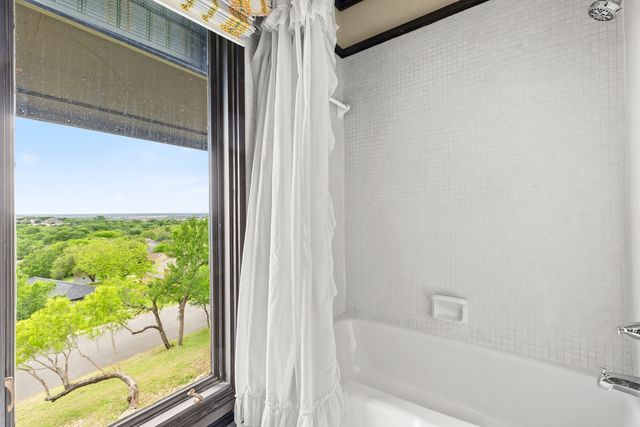 1188 Windwood Lane, Woodway, TX 76712