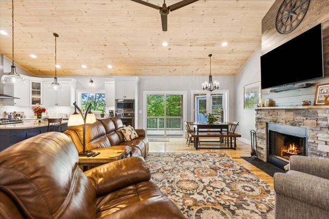 972 Sauk Lane, Hide A Way Hills, OH 43107