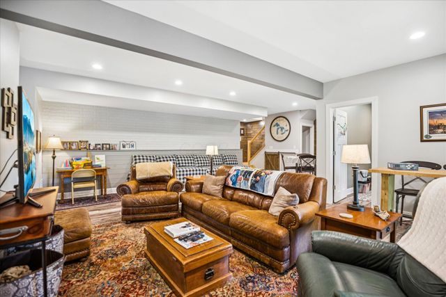 972 Sauk Lane, Hide A Way Hills, OH 43107