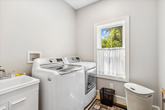 972 Sauk Lane, Hide A Way Hills, OH 43107