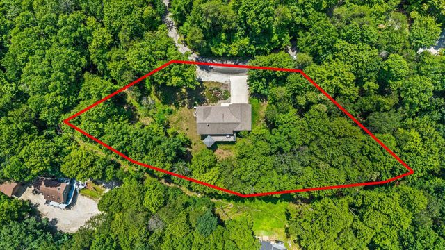 972 Sauk Lane, Hide A Way Hills, OH 43107