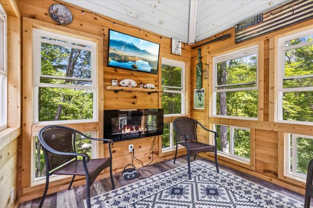 972 Sauk Lane, Hide A Way Hills, OH 43107