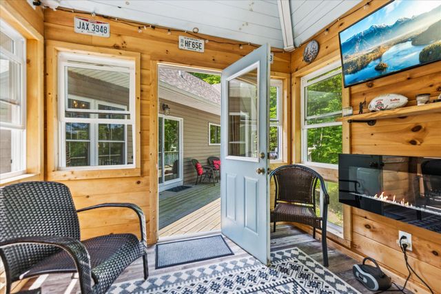 972 Sauk Lane, Hide A Way Hills, OH 43107