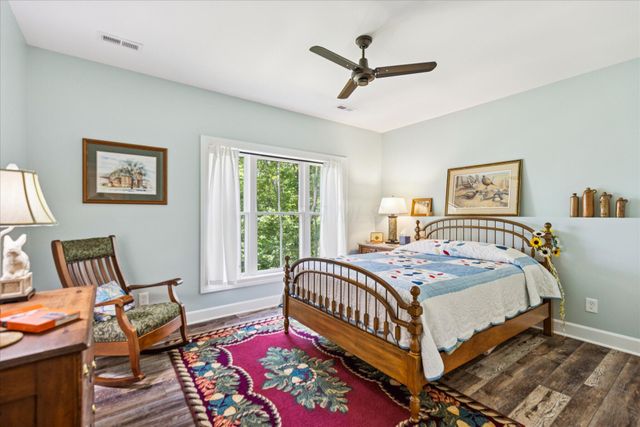 972 Sauk Lane, Hide A Way Hills, OH 43107