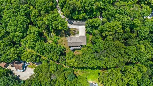 972 Sauk Lane, Hide A Way Hills, OH 43107