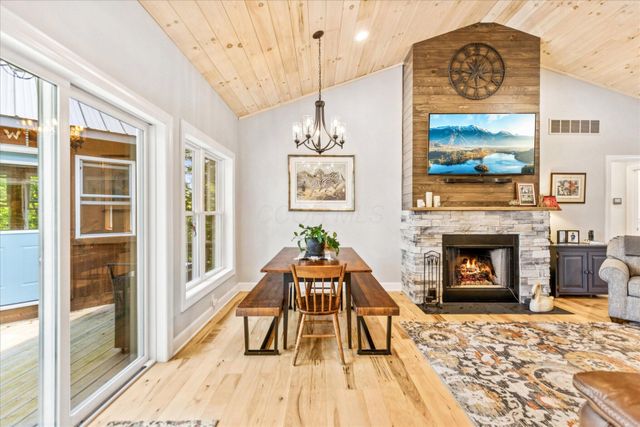 972 Sauk Lane, Hide A Way Hills, OH 43107