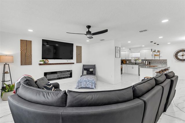 425 WISCONSIN AVENUE, St Cloud, FL 34769