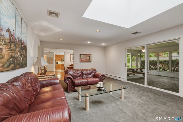 12 Mountain Farms Road, West Hartford, CT 06117
