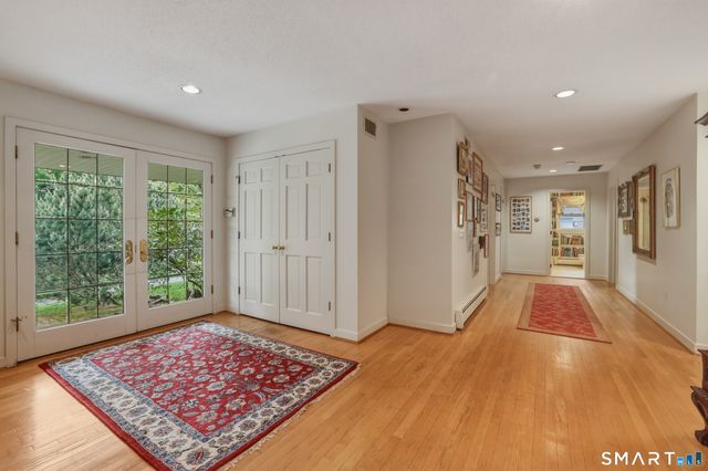 12 Mountain Farms Road, West Hartford, CT 06117