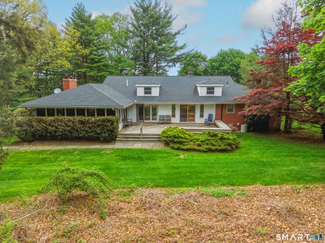 12 Mountain Farms Road, West Hartford, CT 06117