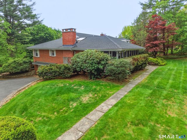 12 Mountain Farms Road, West Hartford, CT 06117