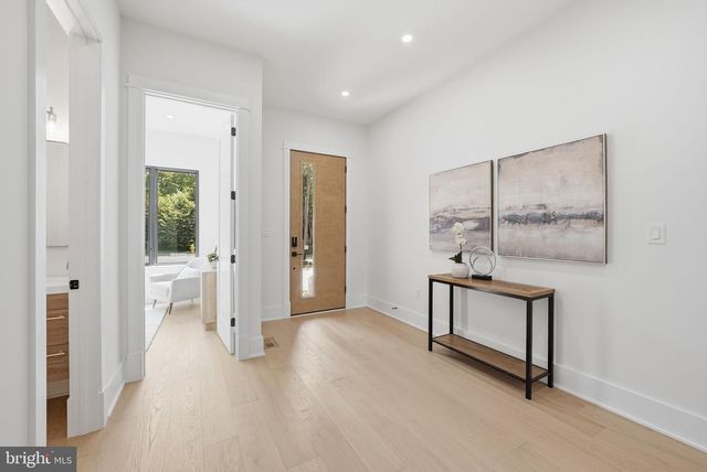 840 N BURLINGTON ST, Arlington, VA 22203