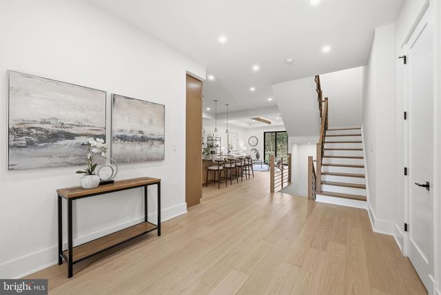 840 N BURLINGTON ST, Arlington, VA 22203