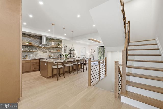 840 N BURLINGTON ST, Arlington, VA 22203